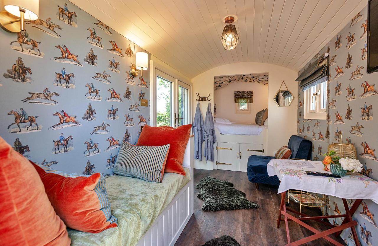 Finest Retreats - Shrawardine Train Carriage Villa Dış mekan fotoğraf