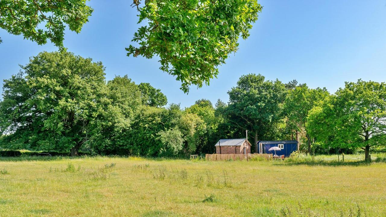 Finest Retreats - Shrawardine Train Carriage Villa Dış mekan fotoğraf