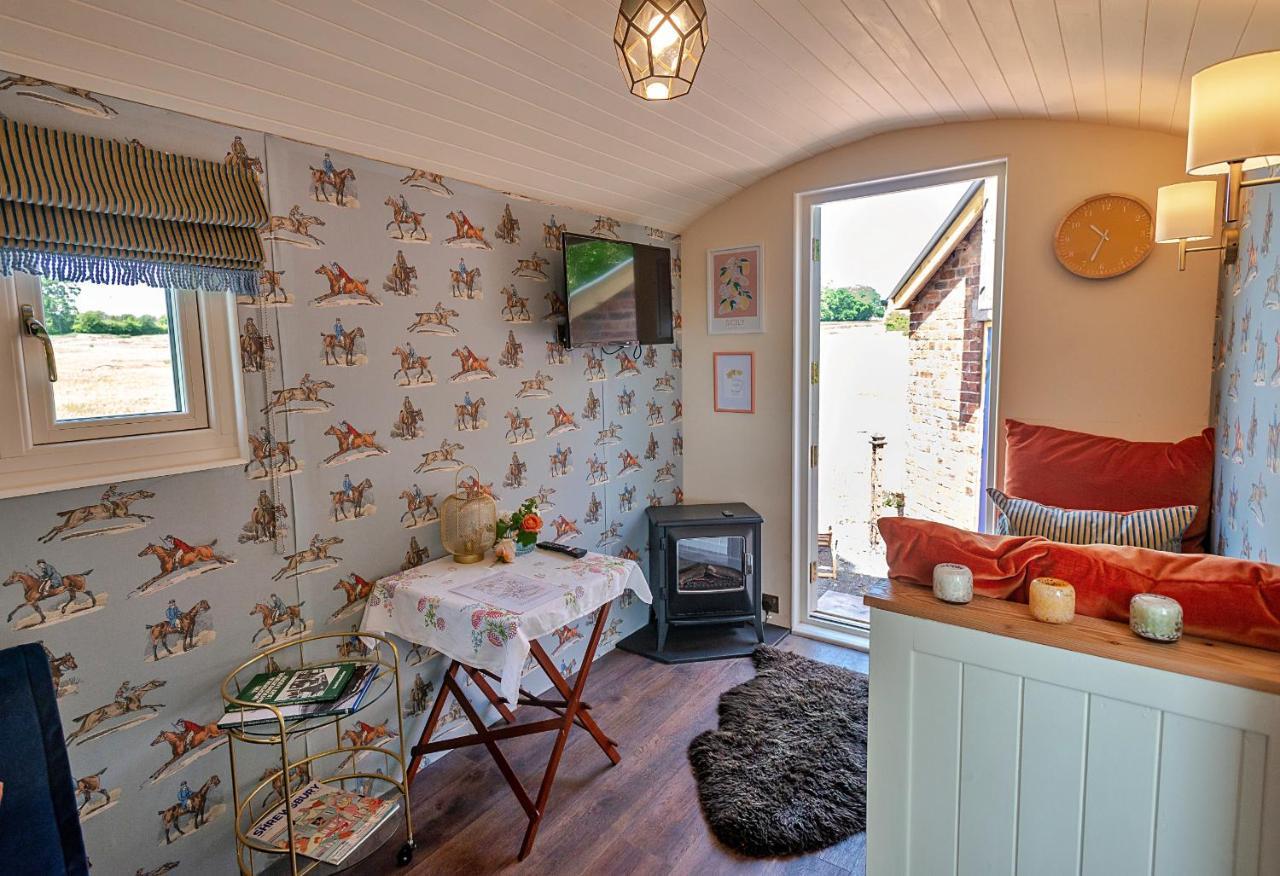 Finest Retreats - Shrawardine Train Carriage Villa Dış mekan fotoğraf